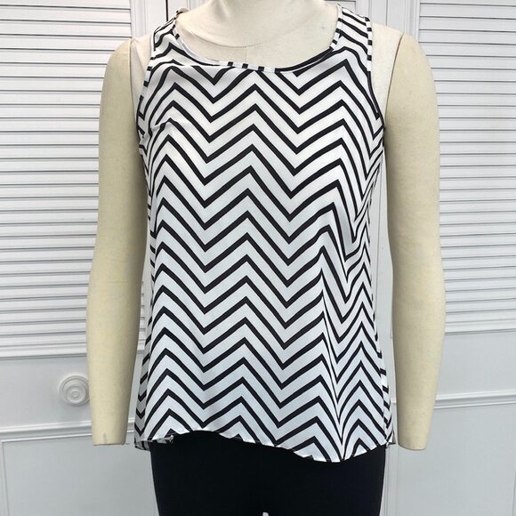 Express Tops - Express Black & White Top Sz. Sm P Sleeveless Diagonal Stripes